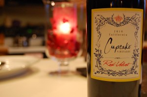 '10 Cupcake Vineyards Red Velvet '10 Cupcake Vineyards Red Velvet